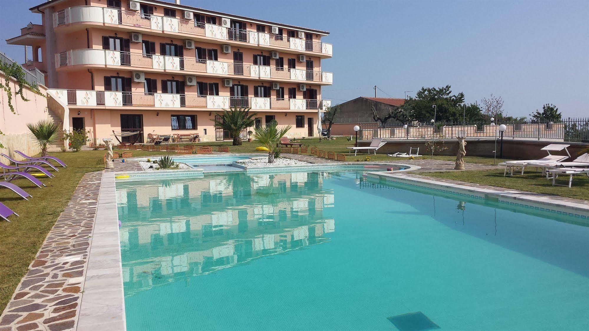 Chimento Resort Корильяно-Калабро Экстерьер фото